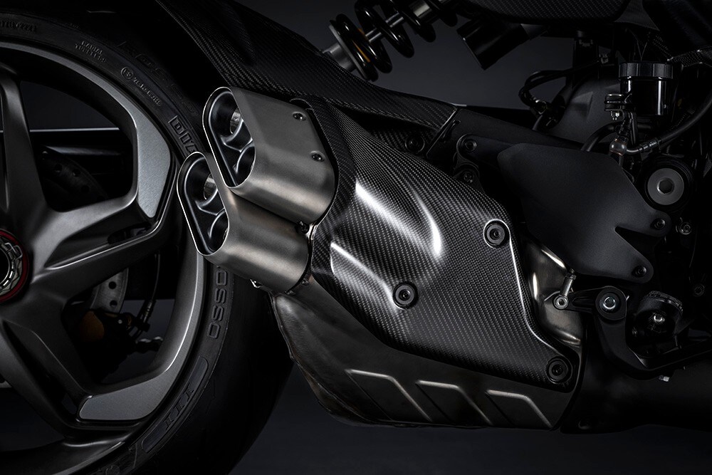 Ducati e Bentley: due serie davvero speciali per la Diavel V4